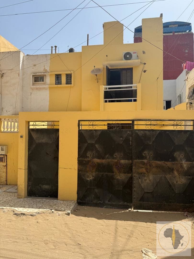 Villa à vendre 4 chambres à Grand Yoff, Dakar