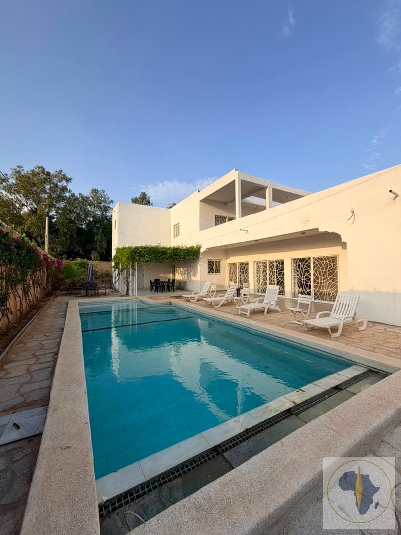 Villa à louer 4 chambres à Saly