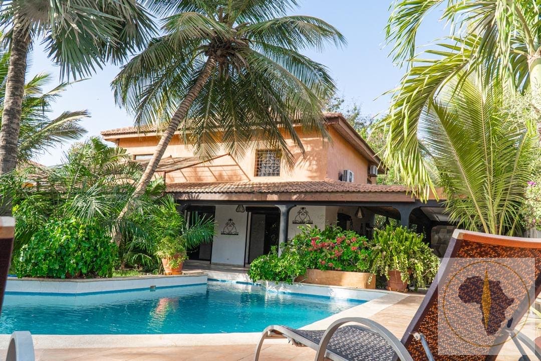 Villa en location saisonnière 4 chambres à Saly centre , Saly