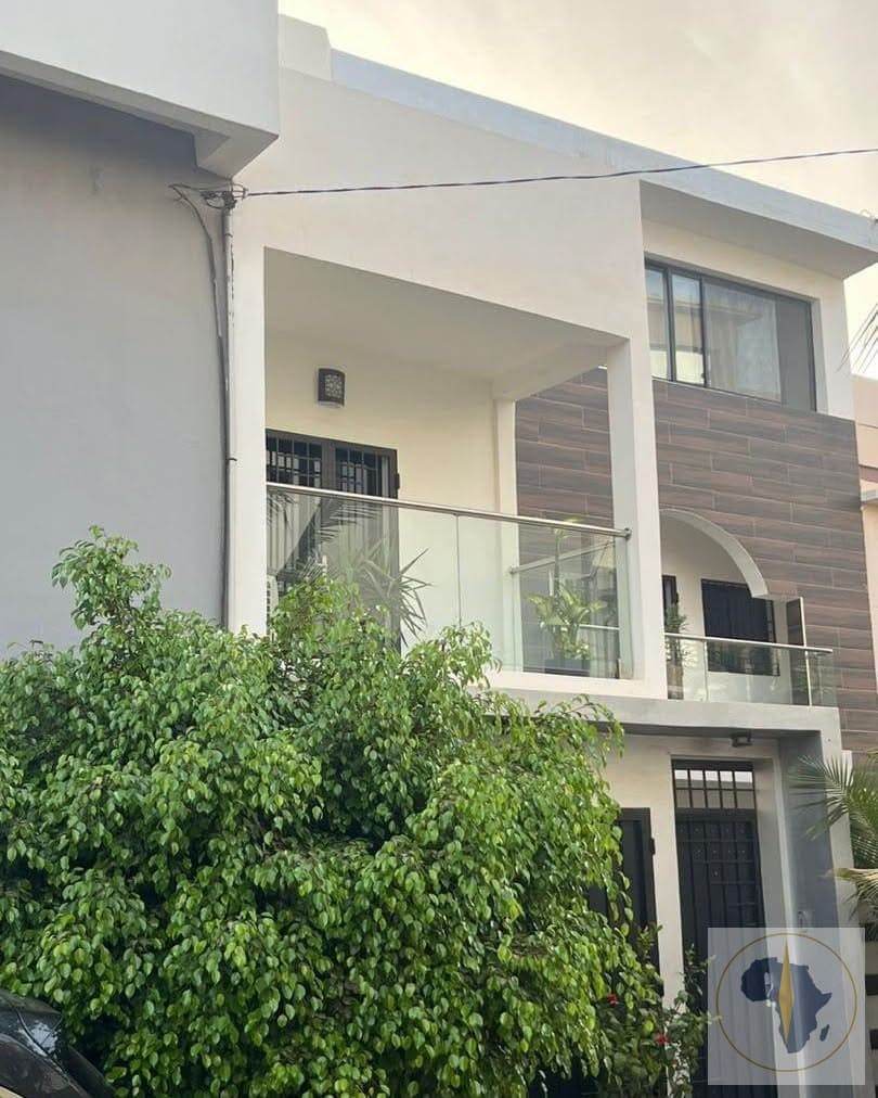 Villa à louer à Dakar — photo principale